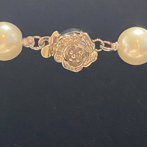 Pearl Necklace Shell Pearls Hand Knotted White - Picture 3 of 5